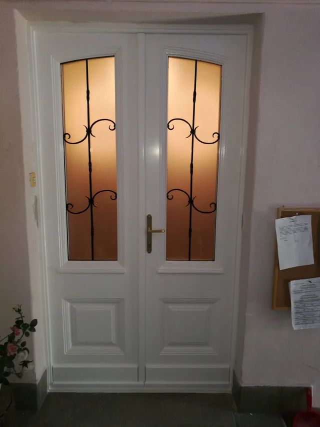 Egyedi bejárati ajtók