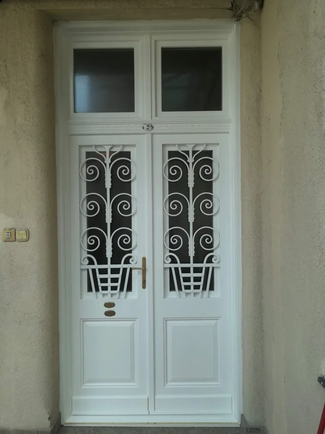 Egyedi bejárati ajtók